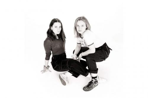 Freunde-Fotoshooting - Freundinnenshooting als Geschenk​ - Freundschaftsfotos Foto Stoess Murnau-1